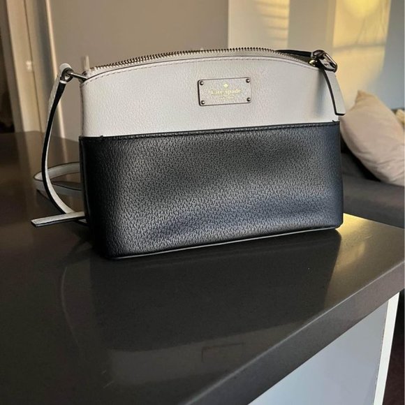 Kate Spade Grove Street Millie Crossbody Purse - Picture 4 of 4